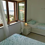 In Mit Terrasse Und Meerblick By Interhome *