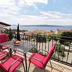 In Mit Terrasse Und Meerblick By Interhome *