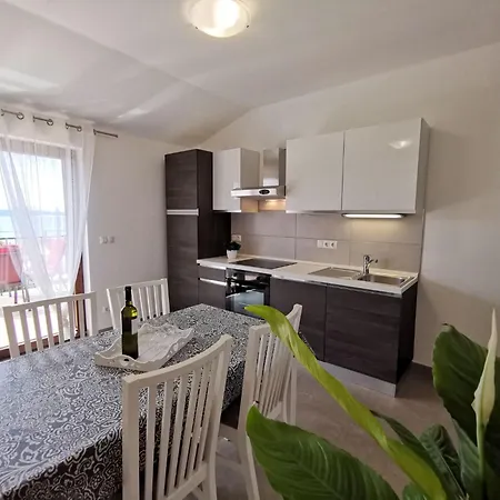 Lägenhet In Mit Terrasse Und Meerblick By Interhome Crikvenica