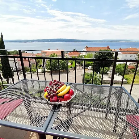 In Mit Terrasse Und Meerblick By Interhome *